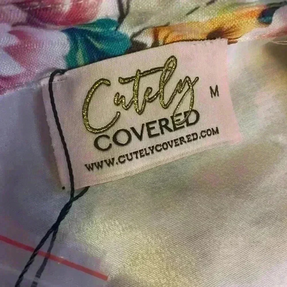 CUTELY COVERED MAXI FLORAL DRESS SIZE MEDIUM.  D9 - Picture 13 of 16